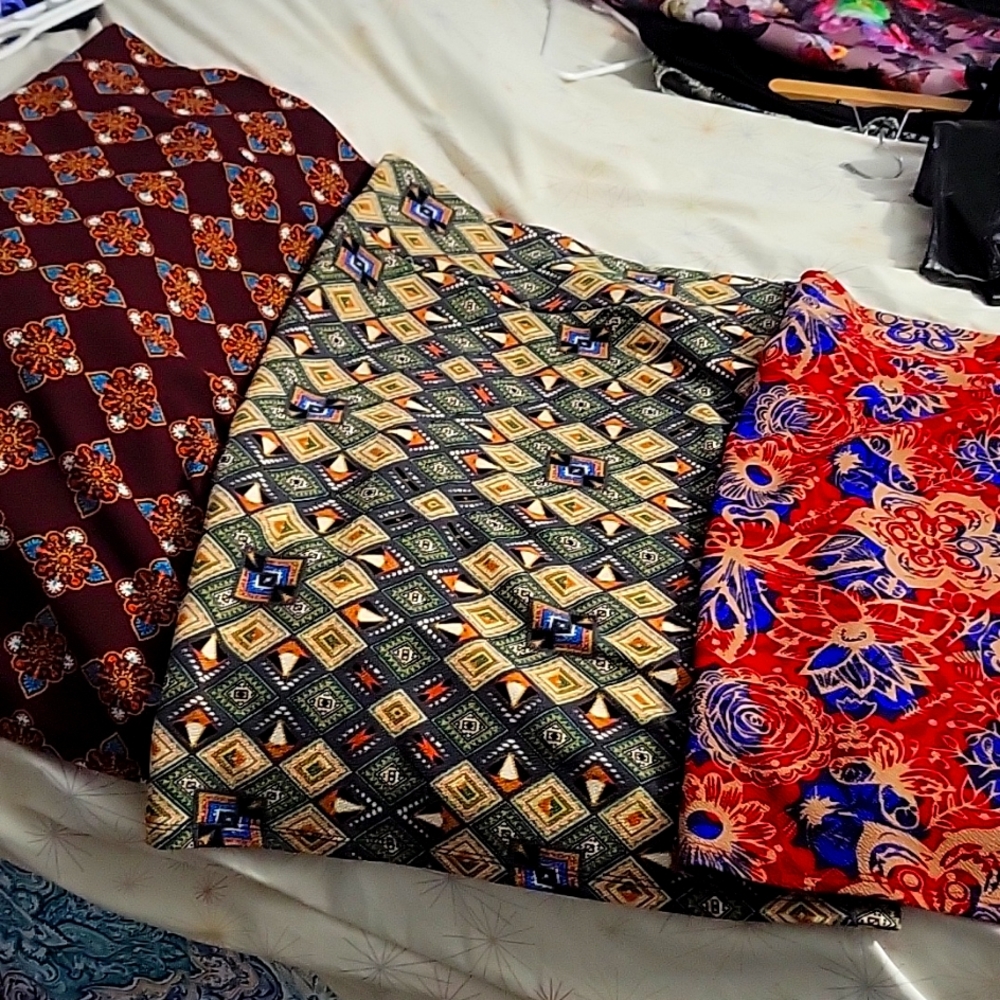 LOT 3 LULAROE PENCIL SKIRTS SIZE LARGE